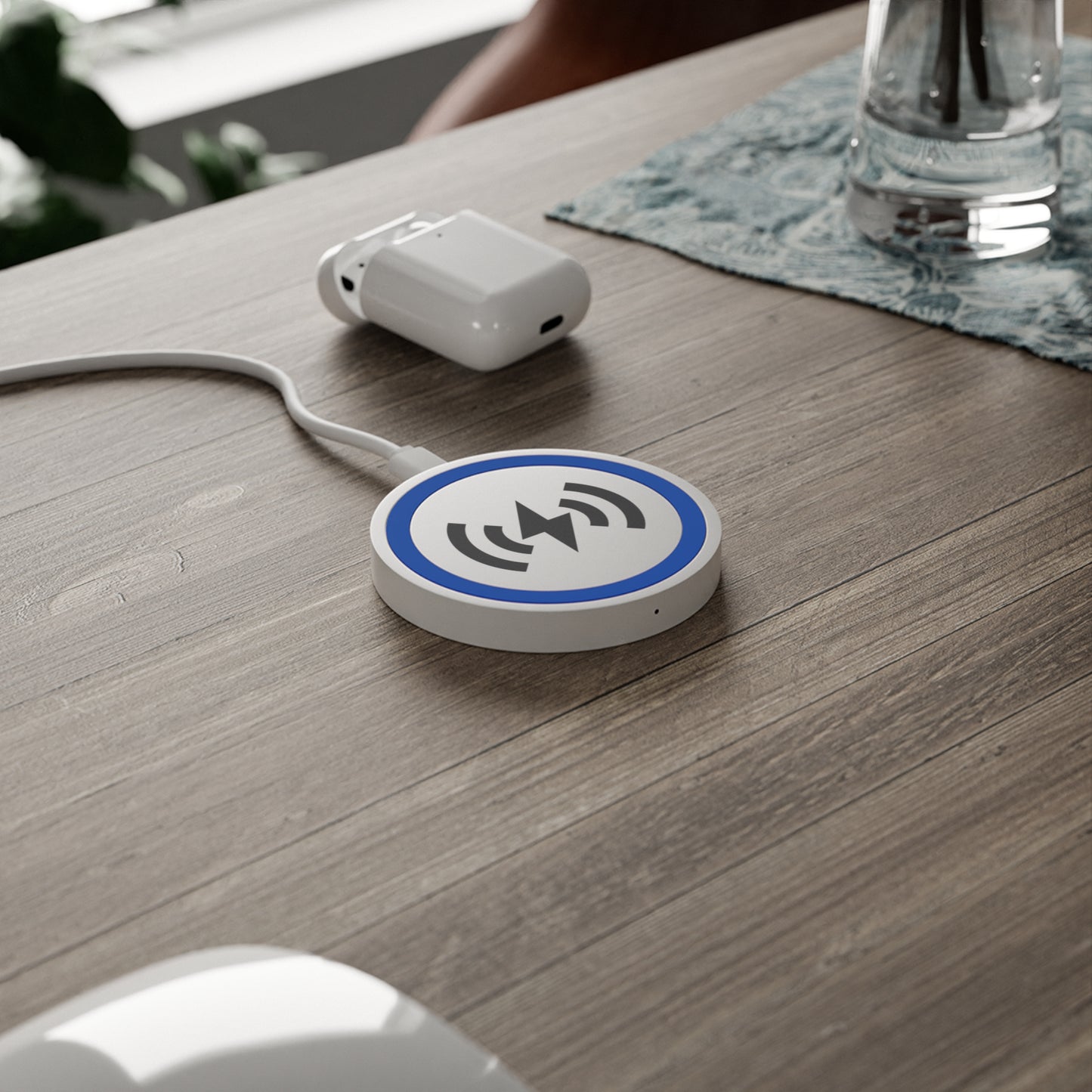 Quake Wireless Charging Pad - Stylish Fast Charger for Home & Office