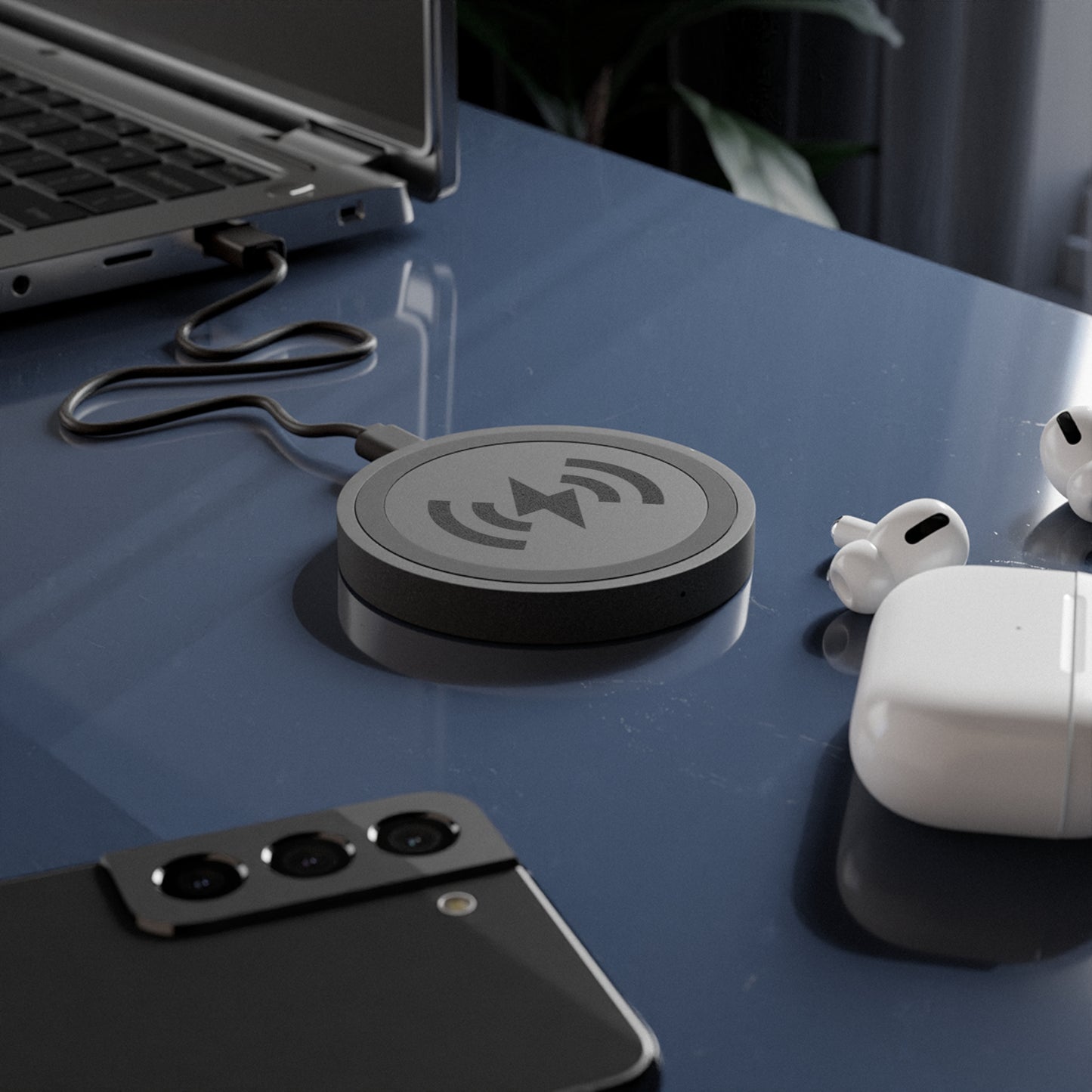 Quake Wireless Charging Pad - Stylish Fast Charger for Home & Office
