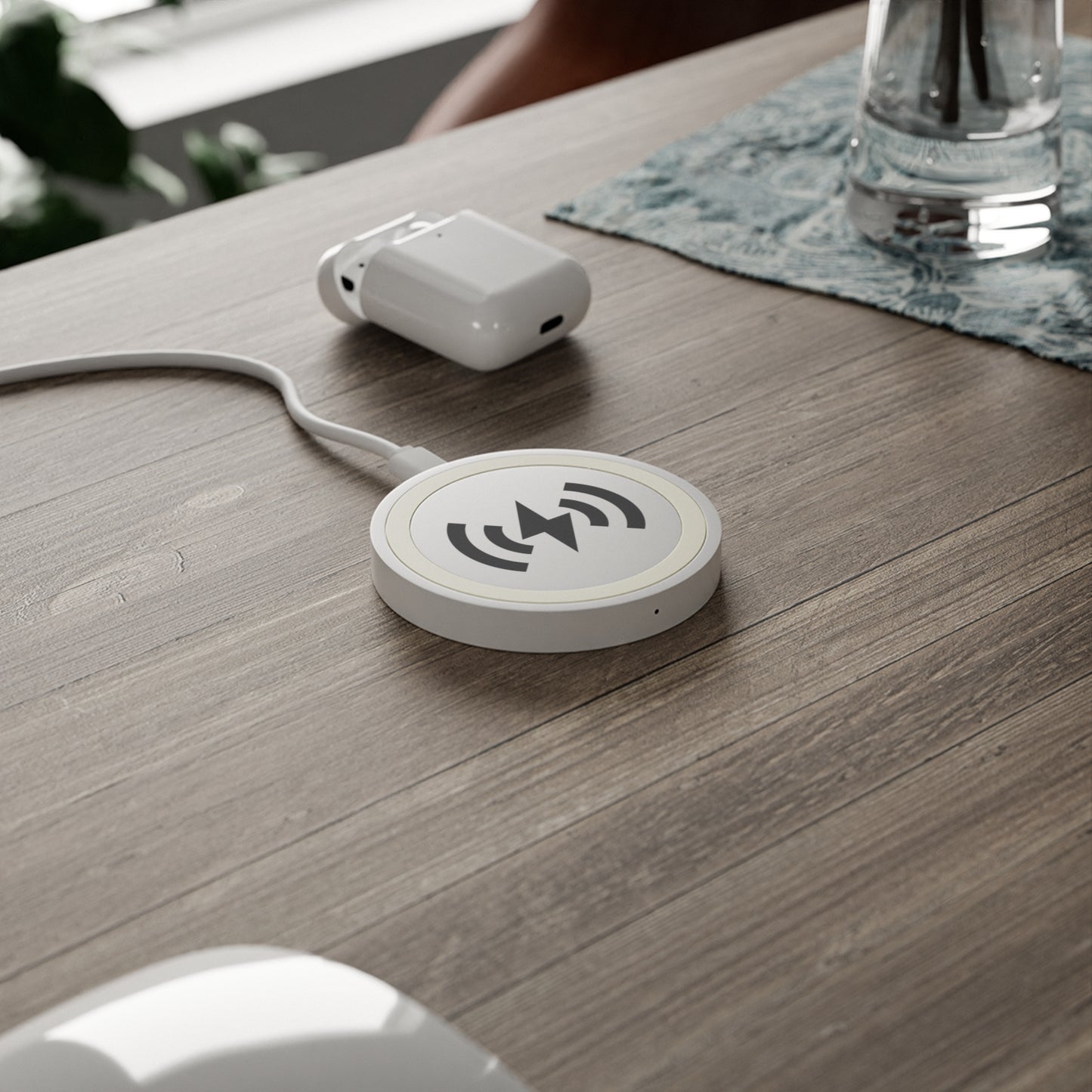 Quake Wireless Charging Pad - Stylish Fast Charger for Home & Office
