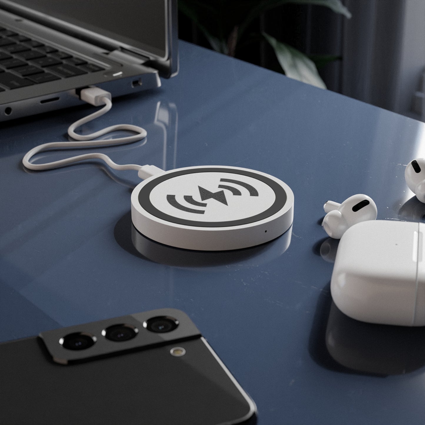 Quake Wireless Charging Pad - Stylish Fast Charger for Home & Office